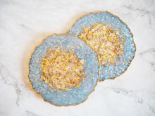 Dusty Blue Geode Resin Coaster Set - Dusty Blue Geode Coasters - Dusty Blue Geode Placemat Set - Handmade Resin Coasters - Handmade Blue Coaster Set
