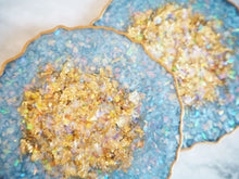Dusty Blue Geode Resin Coaster Set - Dusty Blue Geode Coasters - Dusty Blue Geode Placemat Set - Handmade Resin Coasters - Handmade Blue Coaster Set
