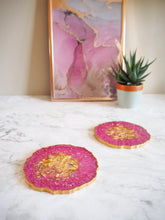 Fuchsia Geode Resin Coasters Set - Fuchsia Resin Coasters For Home - Fuchsia Pink Geode Coaster Set - Fuchsia Pink Home Decor UK - Pink Geode Resin Coasters Set - Handmade Pink Geode Coasters