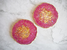 Fuchsia Geode Resin Coasters Set - Fuchsia Resin Coasters For Home - Fuchsia Pink Geode Coaster Set - Fuchsia Pink Home Decor UK - Pink Geode Resin Coasters Set - Handmade Pink Geode Coasters