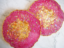Fuchsia Geode Resin Coasters Set - Fuchsia Resin Coasters For Home - Fuchsia Pink Geode Coaster Set - Fuchsia Pink Home Decor UK - Pink Geode Resin Coasters Set - Handmade Pink Geode Coasters