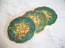 Iridescent Emerald Green Geode Resin Coasters - Iridescent Emerald Green Resin Coaster Set - Iridescent Green Geode Coaster Set Handmade - Handmade Resin Geode Coasters