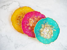 Iridescent Magenta Geode Resin Coaster Set - Magenta Resin Coasters - Sparkly Magenta Geode Coasters - Sparkly Magenta Geode Coaster Set - Pink Coaster Set - Magenta Geode Resin Coaster Set