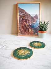 Iridescent Emerald Green Geode Resin Coasters - Iridescent Emerald Green Resin Coaster Set - Iridescent Green Geode Coaster Set Handmade - Resin Coasters For Home
