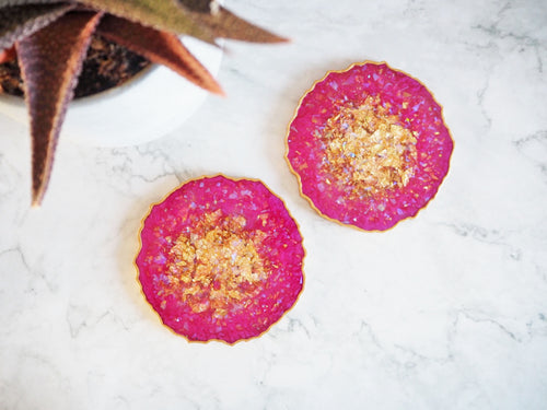 Iridescent Magenta Geode Resin Coaster Set - Magenta Resin Coasters - Sparkly Magenta Geode Coasters - Sparkly Magenta Geode Coaster Set - Pink Coaster Set