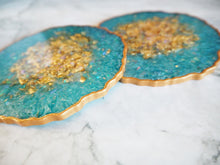 Blue iridescent Geode Resin Coasters - Blue Resin Geode Coasters - Blue Resin Geode Coaster Set - Sparkly Blue Resin Coasters For Home - Blue Resin Geode Coasters